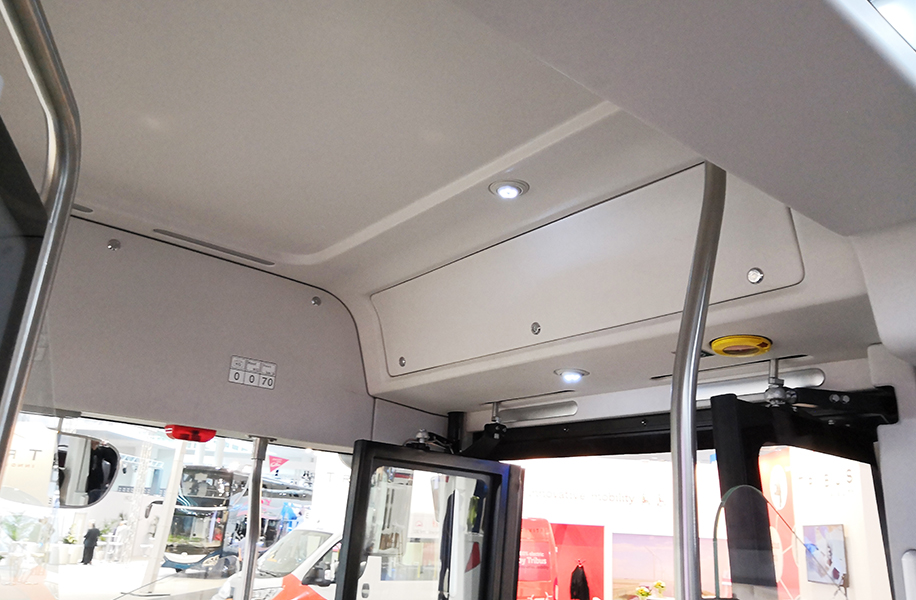 公交車頂內(nèi)飾