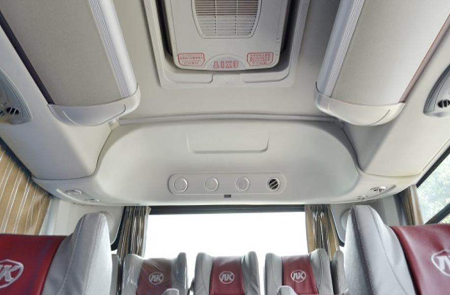 旅游車后圍內飾